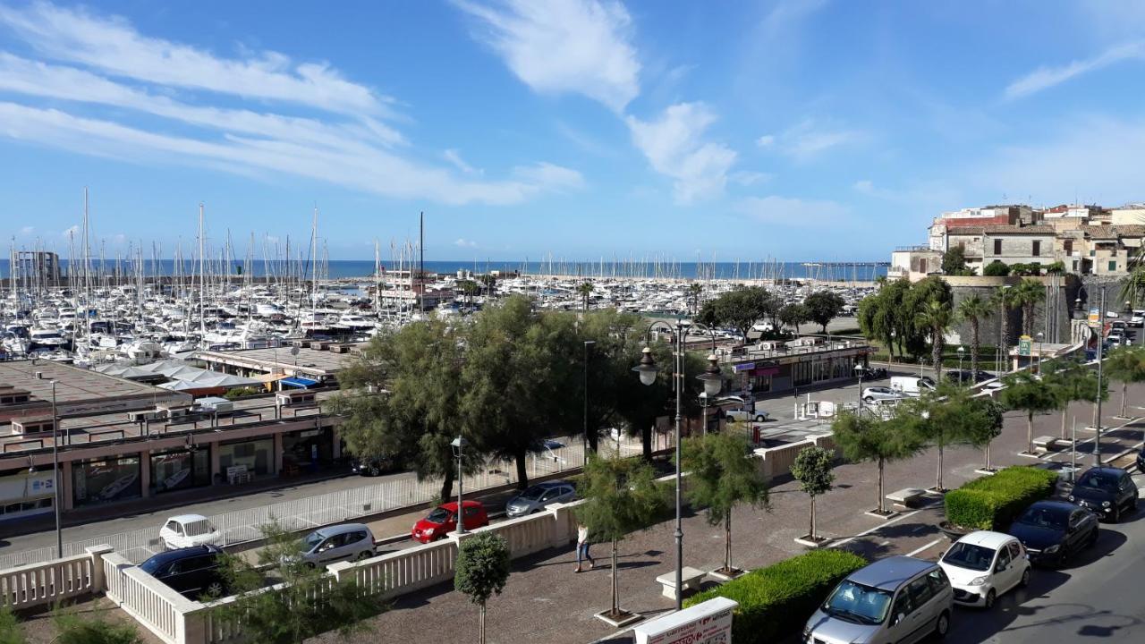 Spazioso Appartamento Sul Lungomare Di 네뚜노 외부 사진